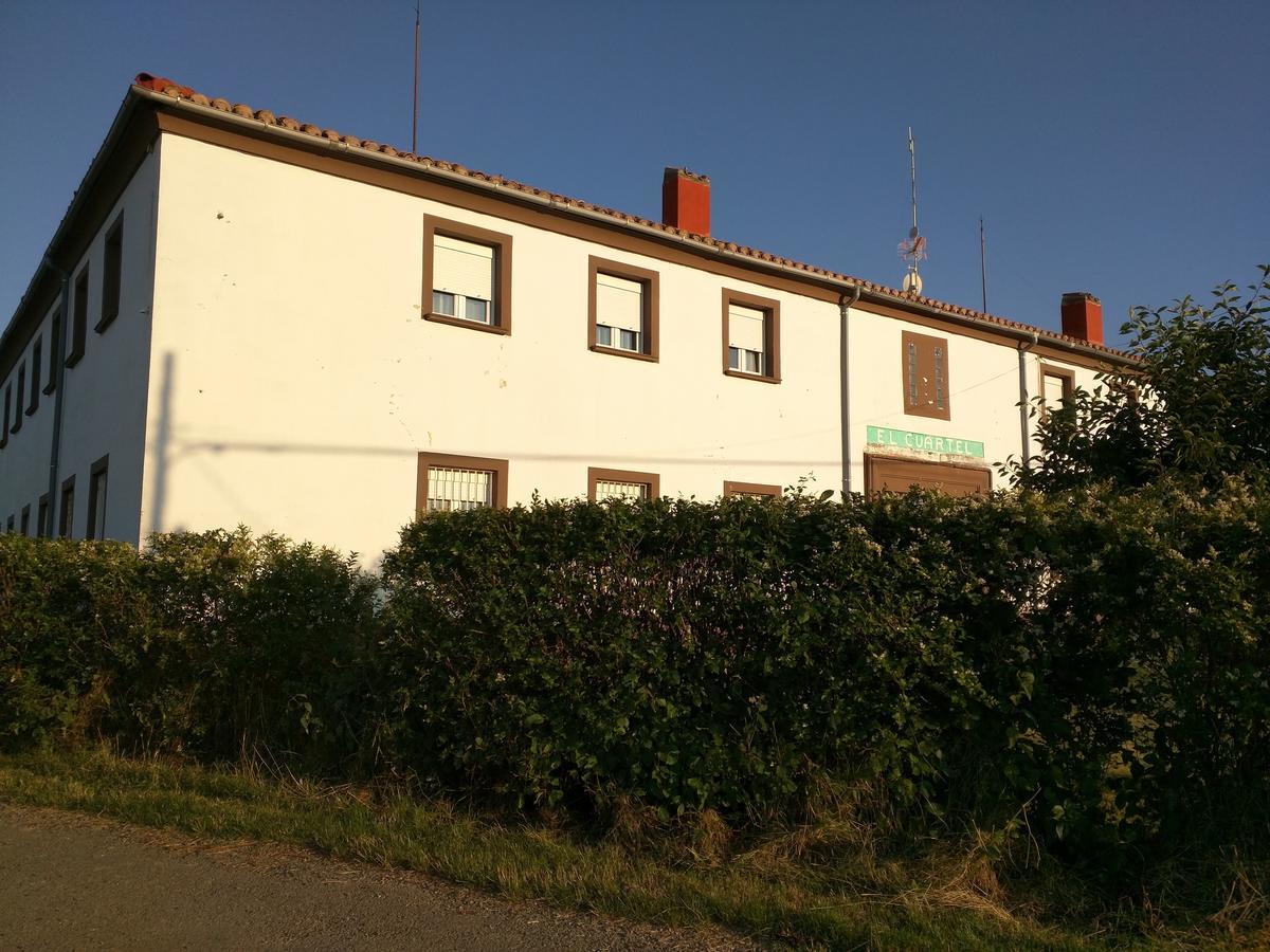 Residencial El Cuartel Hostel Granon Екстериор снимка