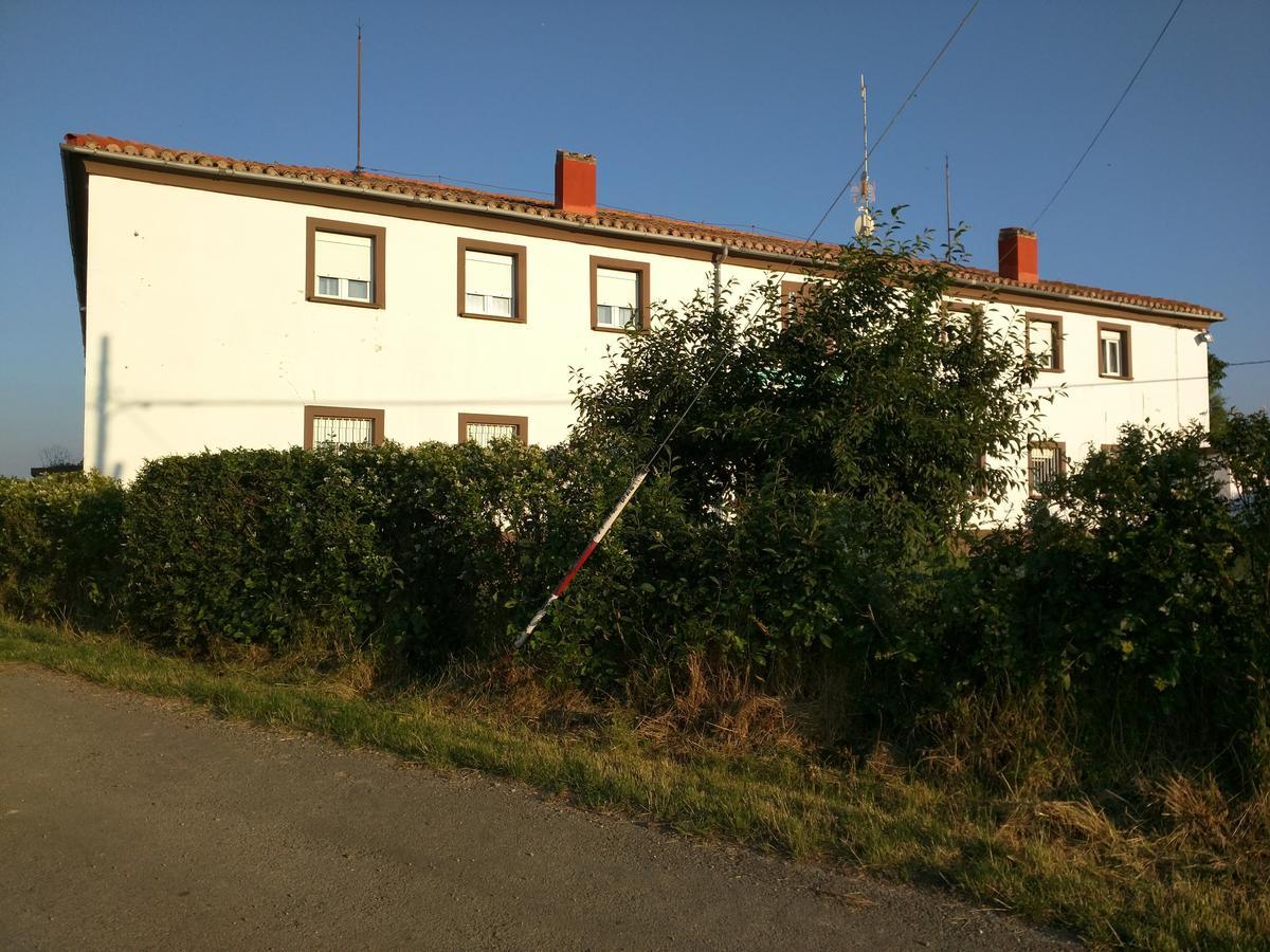 Residencial El Cuartel Hostel Granon Екстериор снимка