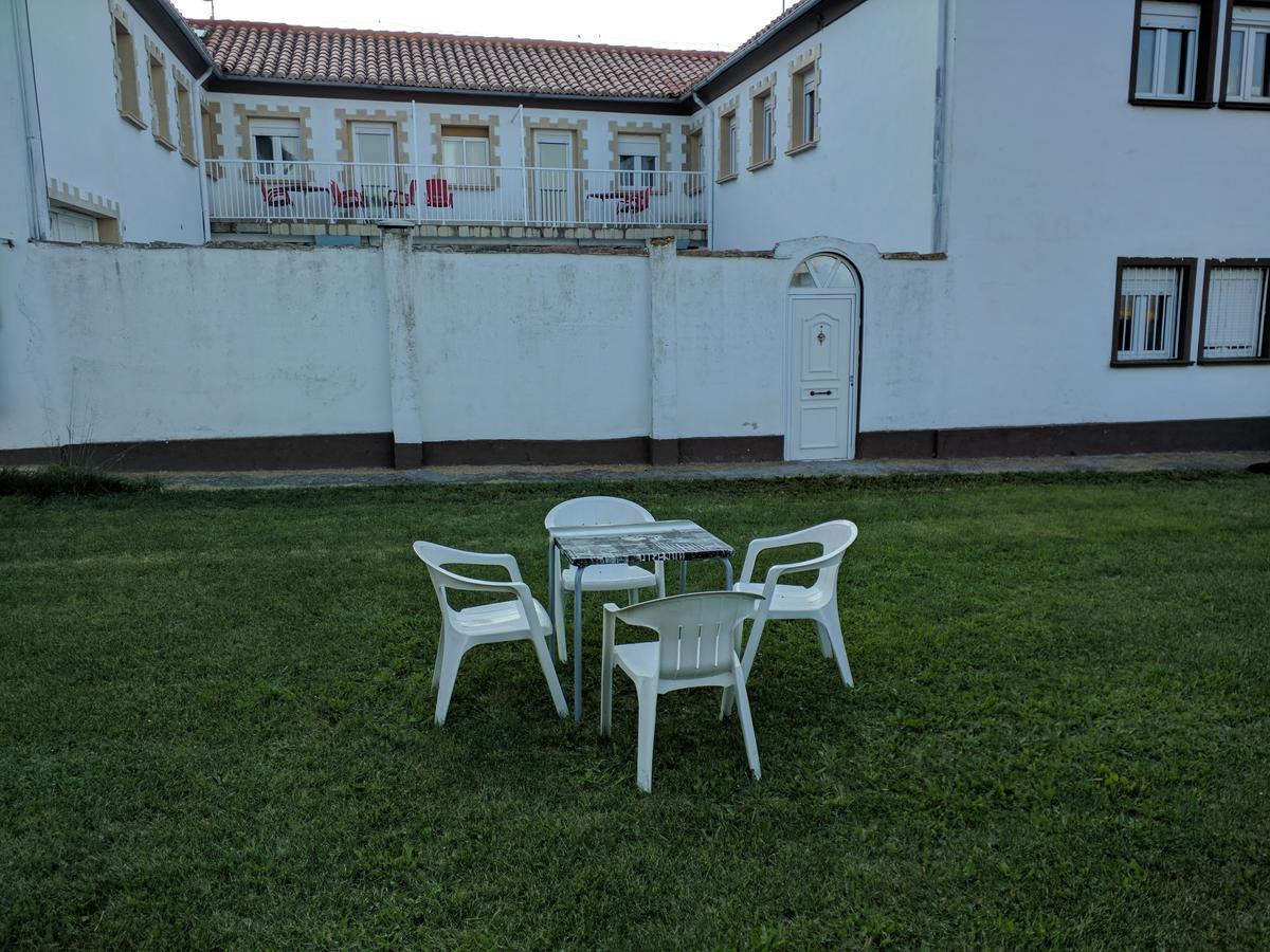 Residencial El Cuartel Hostel Granon Екстериор снимка