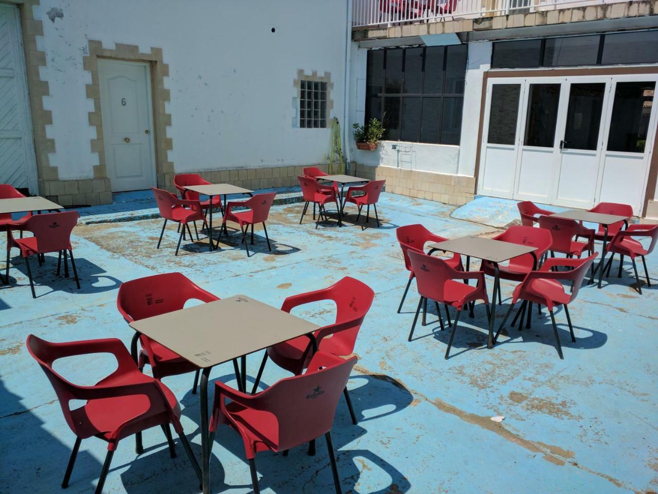 Residencial El Cuartel Hostel Granon Екстериор снимка