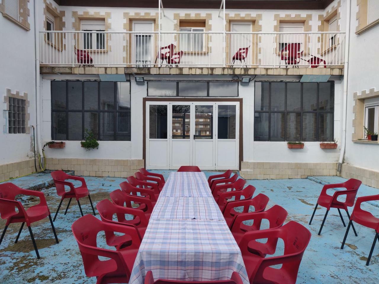 Residencial El Cuartel Hostel Granon Екстериор снимка