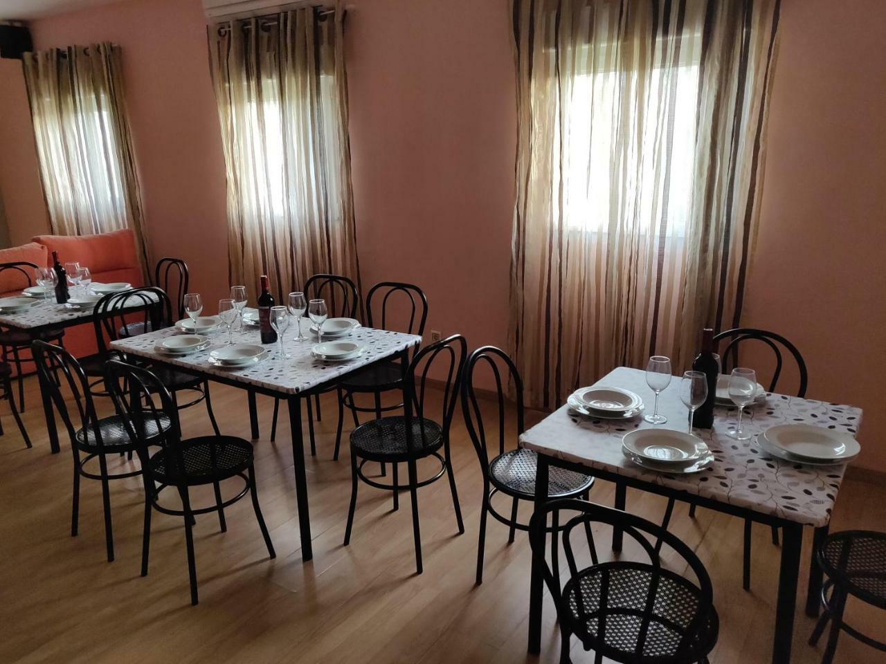 Residencial El Cuartel Hostel Granon Екстериор снимка