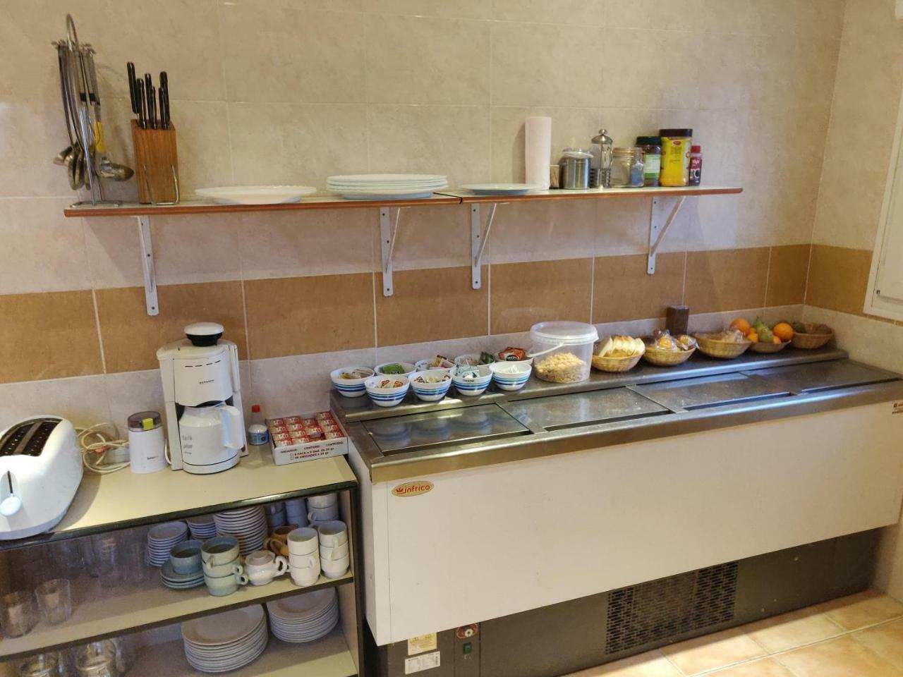 Residencial El Cuartel Hostel Granon Екстериор снимка