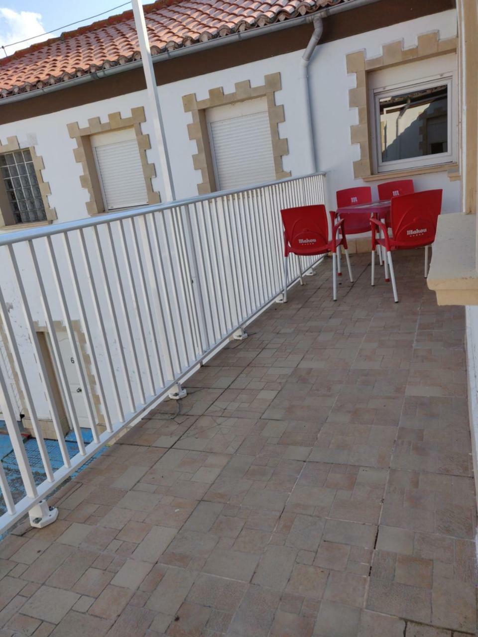 Residencial El Cuartel Hostel Granon Екстериор снимка